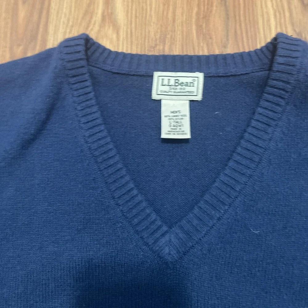L.L. Bean Sweater Mens Large Tall Lambswool V-Neck Navy Pullover